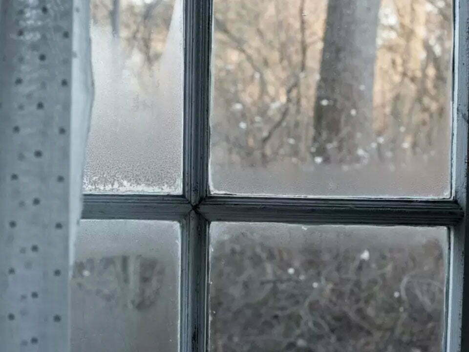 دلیل بخار کردن بین شیشه های پنجره دوجداره